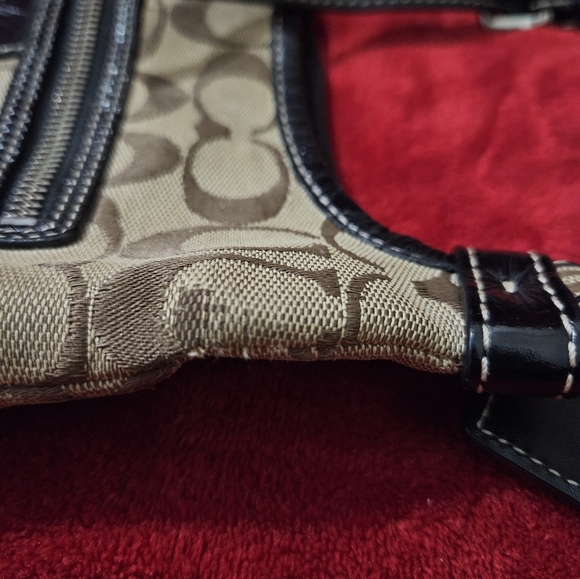 Coach Vintage Chelsea Medium Signature Brown and Tan Canvas Shoulder/Crossbody - Picture 7 of 13